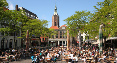 Binnenplaats met terrassen in Den Haag